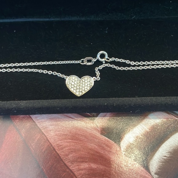 Diamond Pavé Heart - Picture 6 of 11